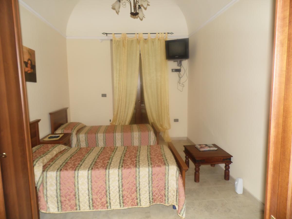 Profumi Di Ginestre Bed & Breakfast Passopisciaro Ruang foto