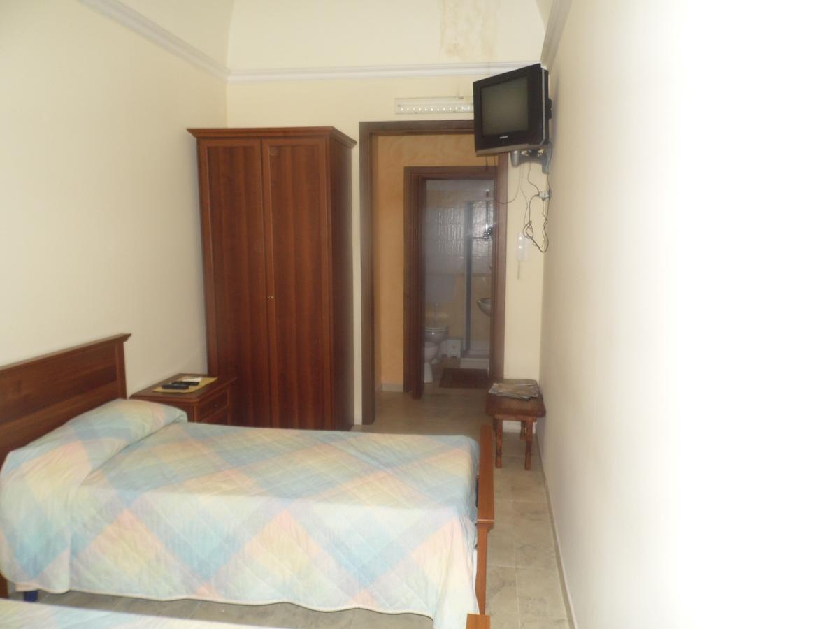 Profumi Di Ginestre Bed & Breakfast Passopisciaro Ruang foto
