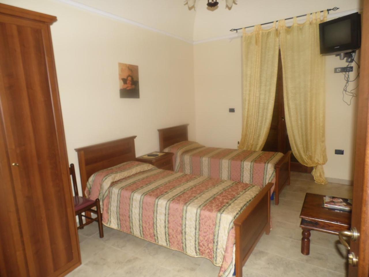 Profumi Di Ginestre Bed & Breakfast Passopisciaro Ruang foto